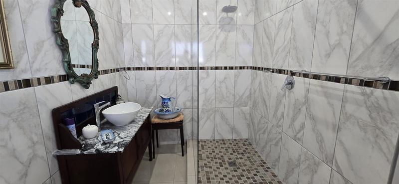 3 Bedroom Property for Sale in Outeniqua Strand Western Cape